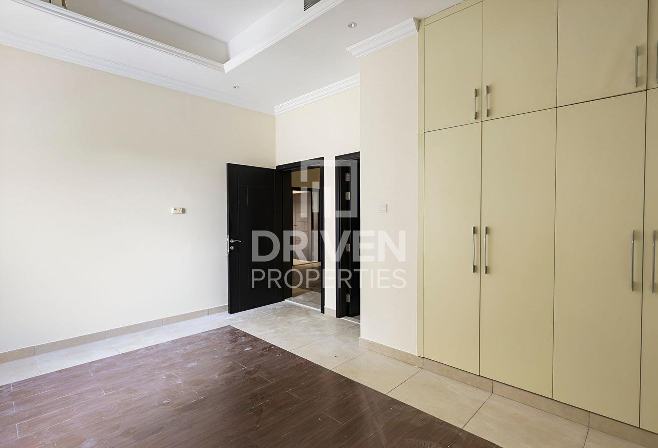 Huge Layout | Park Facing and Near Spinneys photo 8