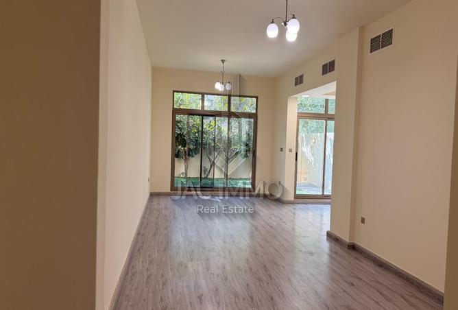 83655111 - Property Image 2