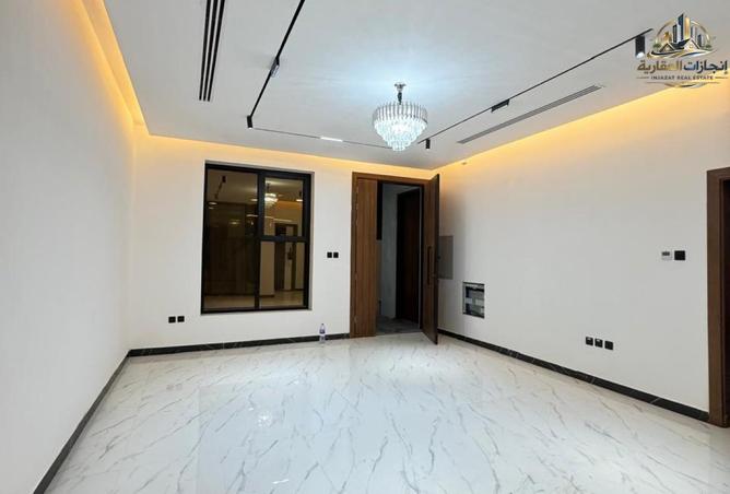 74234118 - Property Image 3