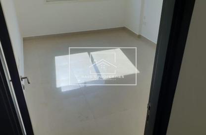 Apartment - 2 Bedrooms - 2 Bathrooms for rent in Tower 18 - Al Reef Downtown - Al Reef - Abu Dhabi Apartment - 2 Bedrooms - 2 Bathrooms for rent in Tower 18 - Al Reef Downtown - Al Reef - Abu Dhabi