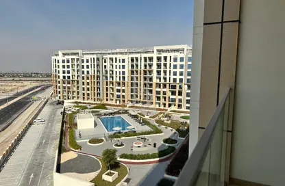 شقة - غرفة نوم - 2 حمامات للايجار في برج روكان C - برج روكان - روكان - دبي لاند - دبي