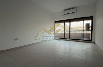 Apartment - 4 - 3 for rent in Al Karama - Bur Dubai - Dubai