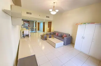 شقة - غرفة نوم - 2 حمامات للايجار في جاردينيا 1 - حدائق الإمارات 1 - قرية جميرا الدائرية - دبي