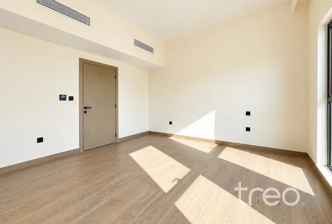 165048105 - Property Image 3