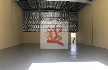 Warehouse - Studio - 1 Bathroom for rent in Al Quoz Industrial Area - Al Quoz - Dubai