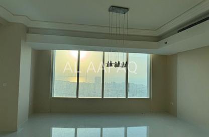 Apartment - 3 Bedrooms - 5 Bathrooms for rent in Blue Tower - Al Majaz 3 - Al Majaz - Sharjah