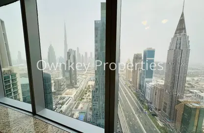 شقة - 2 غرف نوم - 2 حمامات للايجار في برج توينتي فرست سينشري - شارع الشيخ زايد - دبي