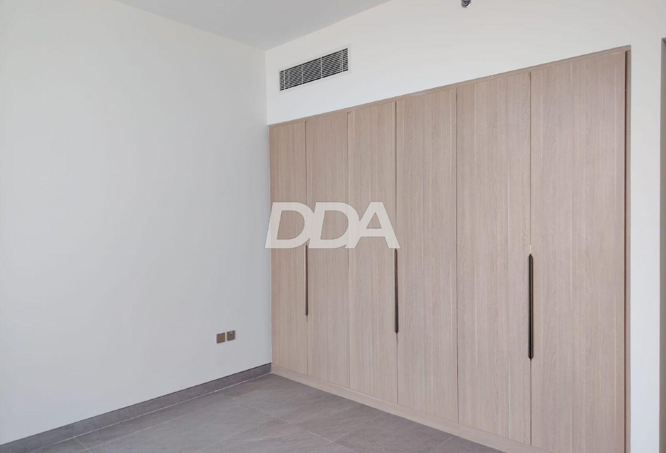SPACIOUS LAYOUT | GREAT LOCATION | MODERN 1BR photo 7