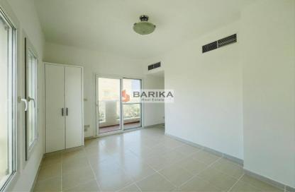 Villa - 2 Bedrooms - 3 Bathrooms for rent in Springs 11 - The Springs - Dubai