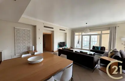 Apartment - 3 Bedrooms - 3 Bathrooms for rent in Al Das - Shoreline Apartments - Palm Jumeirah - Dubai
