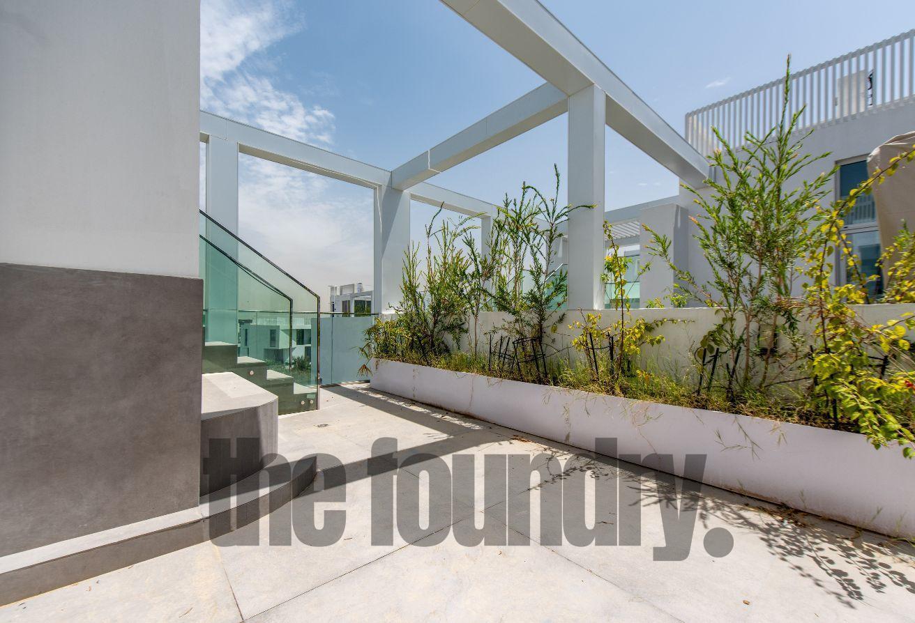 Brand New Urban Townhouse with Rooftop Pool photo 8