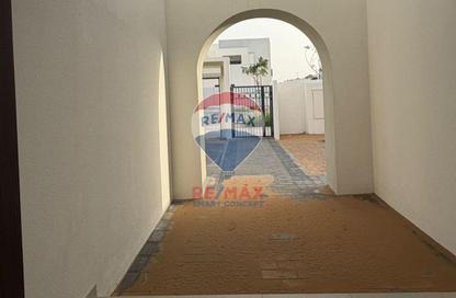 Villa - 3 Bedrooms - 5 Bathrooms for rent in Fay Al Reeman II - Al Shamkha - Abu Dhabi