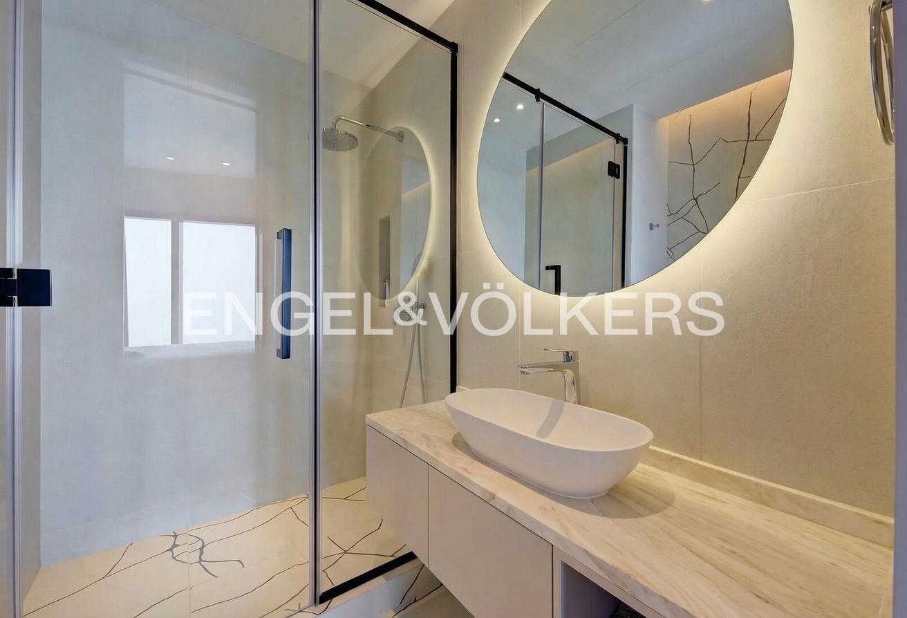 Luxury Living I Exclusive I Furnished I Sea view photo 25