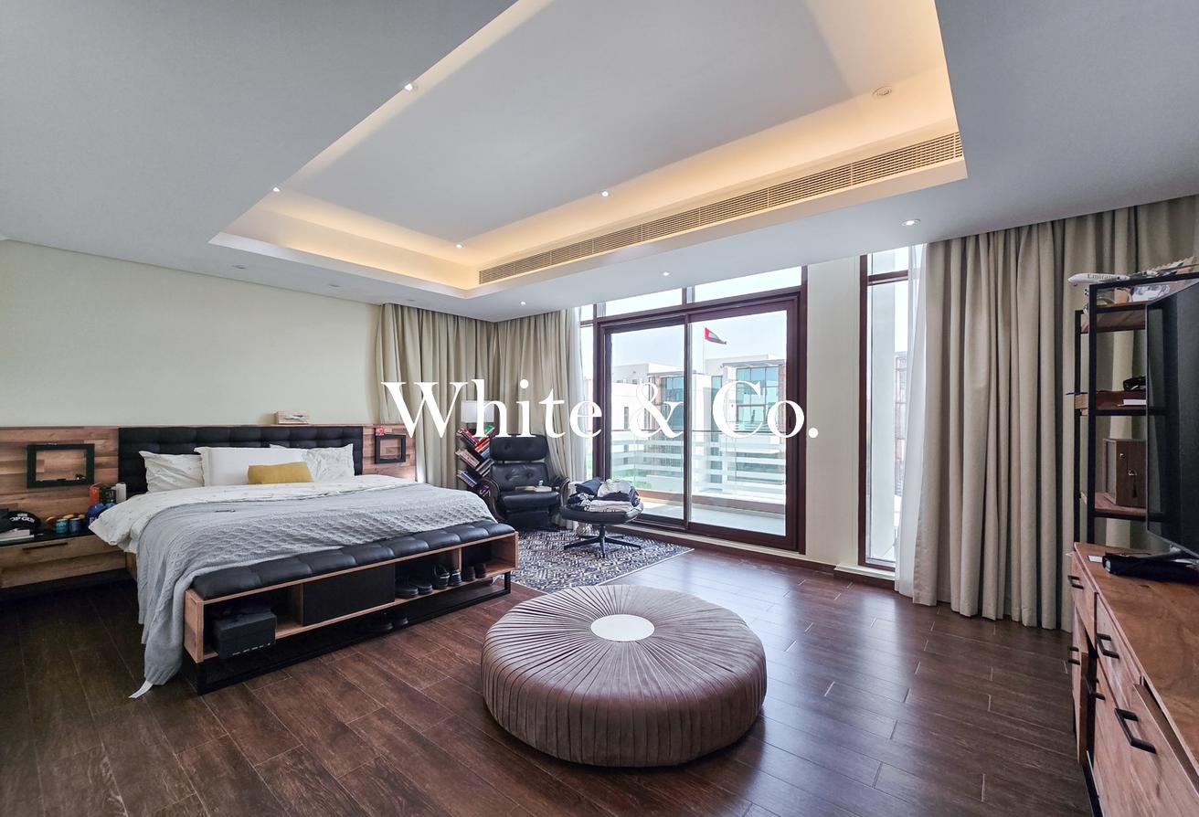 Park Backing | pool | Comes unfurnished photo 23