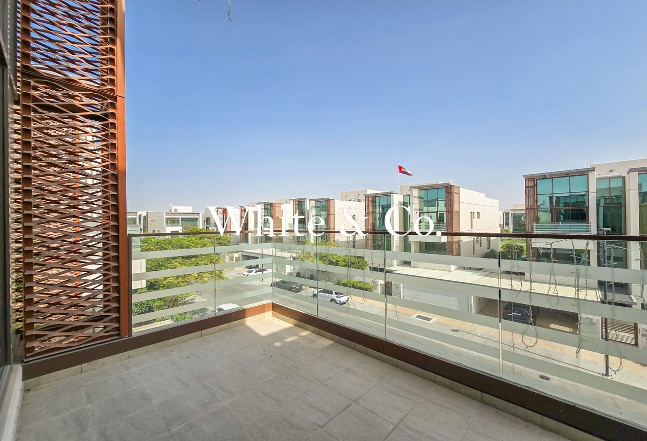 Park Backing | pool | Comes unfurnished photo 26