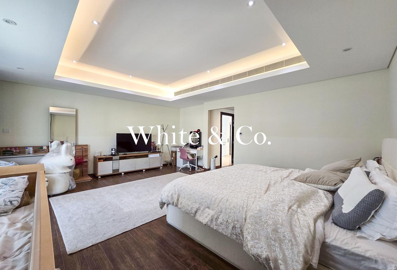 Park Backing | pool | Comes unfurnished photo 11