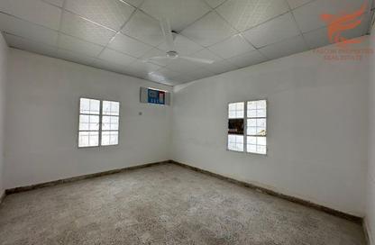 Villa - 3 Bedrooms - 1 Bathroom for rent in Concorde Building 1 - Al Mamourah - Ras Al Khaimah