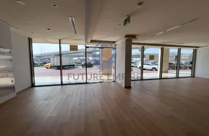 Full Floor - Studio - 2 Bathrooms for rent in Al Karama - Dubai