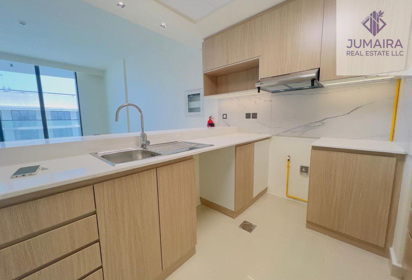 High Floor 1BR/Sale with Abundant Natural Sunlight