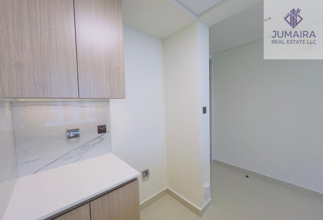 High Floor 1BR/Sale with Abundant Natural Sunlight