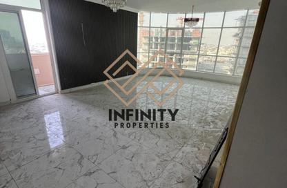 Apartment - 2 Bedrooms - 3 Bathrooms for sale in Oasis Tower - Al Rashidiya 1 - Al Rashidiya - Ajman