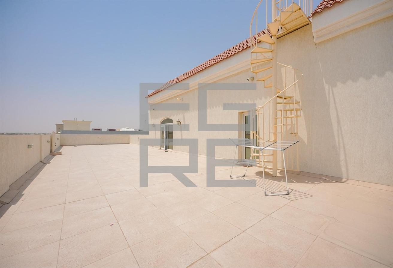 Spacious 8BR villa | G+2 | Majlis | Al Aweer 1 photo 10