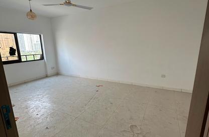 Apartment - 3 Bedrooms - 3 Bathrooms for rent in Abu shagara Building 2 - Budaniq - Al Qasimia - Sharjah
