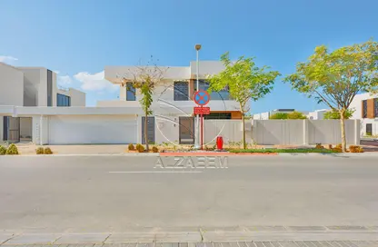 Villa - 4 Bedrooms - 6 Bathrooms for rent in West Yas - Yas Island - Abu Dhabi
