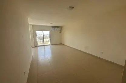 شقة - 3 غرف نوم - 4 حمامات للايجار في دار المجاز - شارع جمال عبد الناصر - المجاز - الشارقة