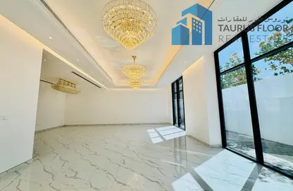 Villa - 6 Bedrooms - 7 Bathrooms for rent in Jumeirah 1 Villas - Jumeirah 1 - Jumeirah - Dubai