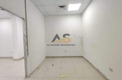 Shop - Studio for rent in Al Souk Al Kabeer - Bur Dubai - Dubai