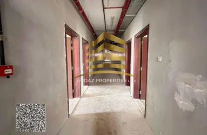 سكن عمال - استوديو - 8 حمامات للايجار في الجرف 2 - الجرف - عجمان وسط المدينة - عجمان