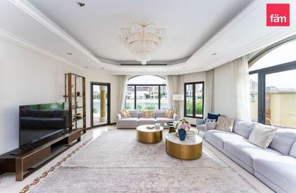 Villa - 5 Bedrooms - 6 Bathrooms for rent in Garden Homes Frond C - Garden Homes - Palm Jumeirah - Dubai