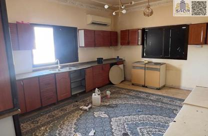 Full Floor - 3 Bedrooms - 3 Bathrooms for rent in Musheiref - Ajman