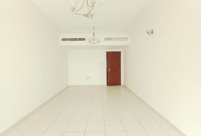 121114958 - Property Image 2