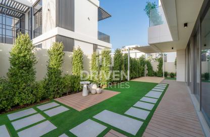 Villa - 5 Bedrooms - 6 Bathrooms for sale in La Mer South Island - La Mer - Jumeirah - Dubai