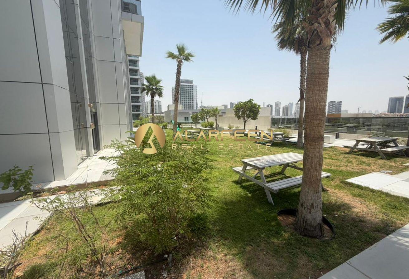 Luxurious Furnished / Best amenities / Near Circle photo 8