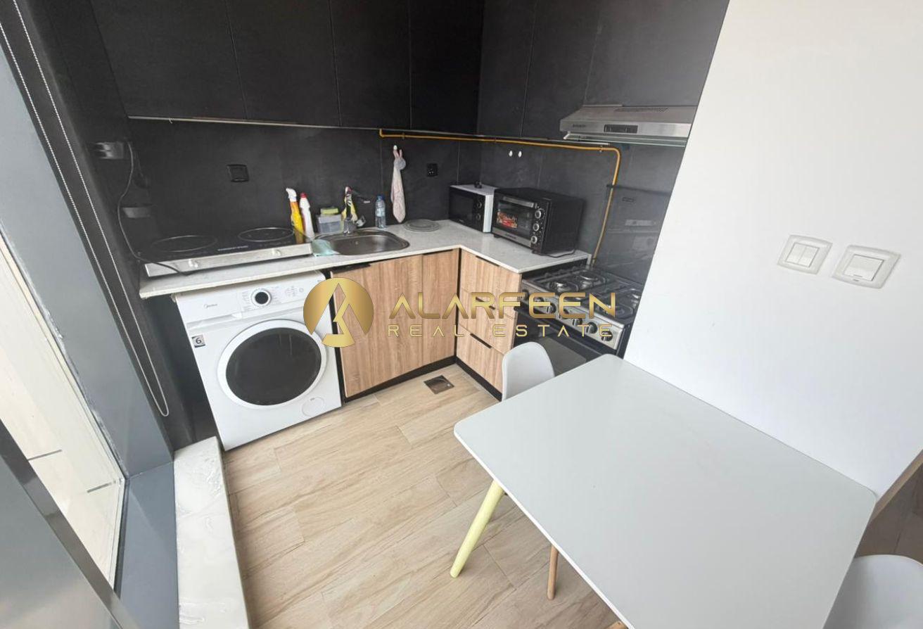 Luxurious Furnished / Best amenities / Near Circle photo 4
