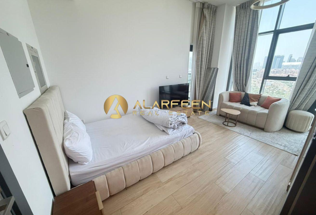 Luxurious Furnished / Best amenities / Near Circle photo 2