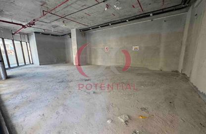 Shop - Studio - 1 for rent in Meena Bazaar - Al Souk Al Kabeer - Bur Dubai - Dubai