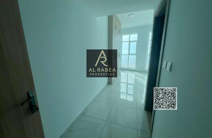 Apartment - 3 Bedrooms - 3 Bathrooms for rent in Corniche Tower - Ajman Corniche Road - Ajman