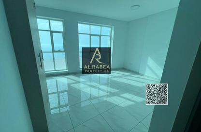 Apartment - 3 Bedrooms - 3 Bathrooms for rent in Corniche Tower - Ajman Corniche Road - Ajman