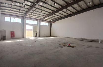 Warehouse - Studio - 1 Bathroom for rent in Umm Al Thuoob - Umm Al Quwain