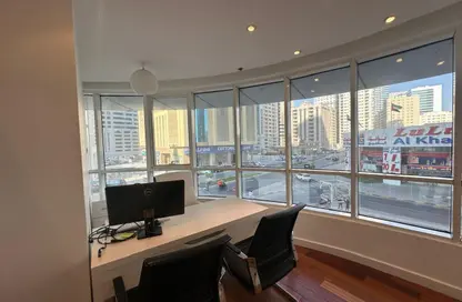 Co-working space - 2 Bedrooms - 1 Bathroom for rent in Robot Park Tower - Al Khan - Sharjah