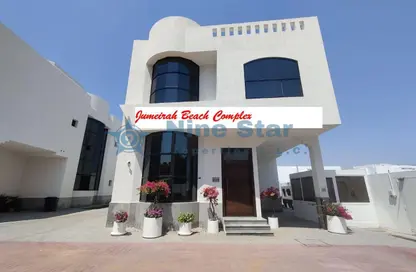 فيلا - 5 غرف نوم - 6 حمامات للايجار في فلل الجميرا 1 - جميرا 1 - جميرا - دبي فيلا - 5 غرف نوم - 6 حمامات للايجار في فلل الجميرا 1 - جميرا 1 - جميرا - دبي