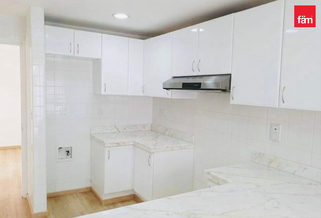 Spacious Family Townhouse | Peaceful Green Surr photo 10