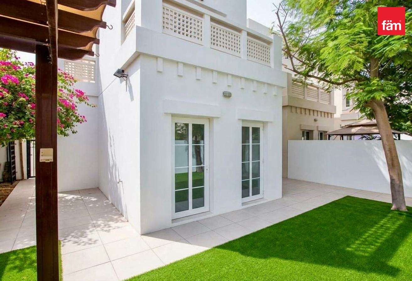 Spacious Family Townhouse | Peaceful Green Surr photo 19