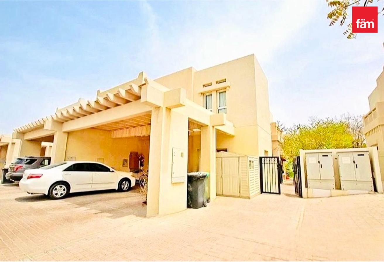 Spacious Family Townhouse | Peaceful Green Surr photo 7
