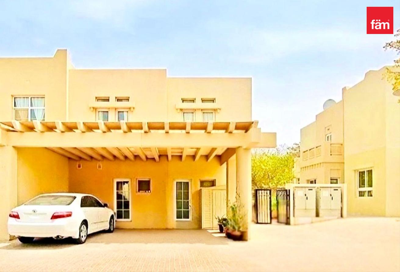 Spacious Family Townhouse | Peaceful Green Surr photo 17