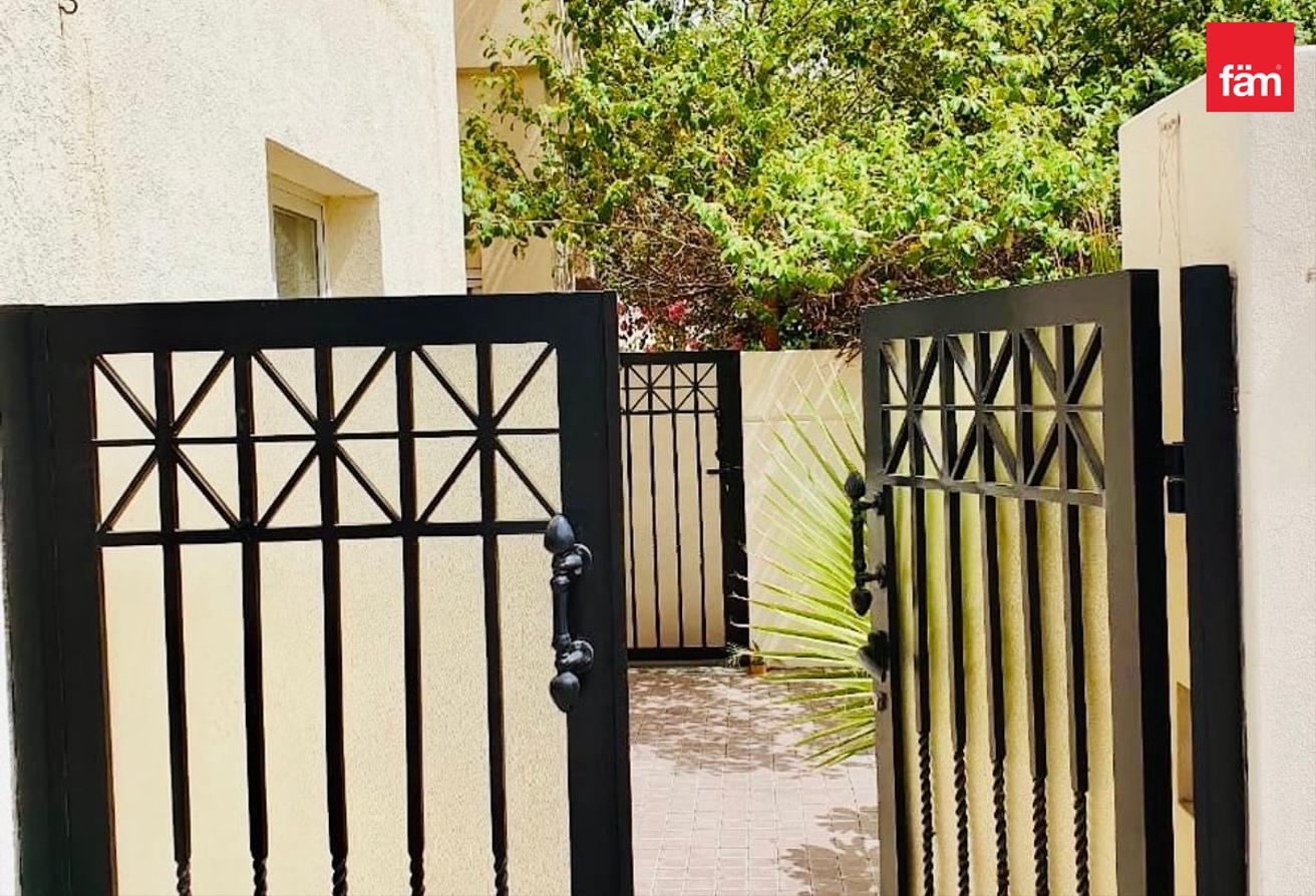 Spacious Family Townhouse | Peaceful Green Surr photo 6